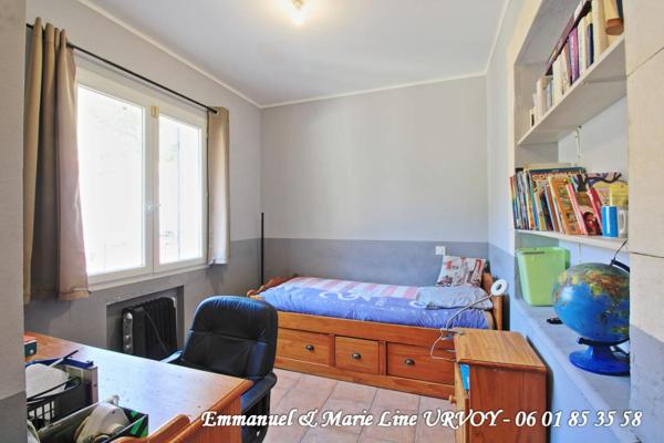 30300 BEAUCAIRE - Maison 174 m² - idéal familles nombreuses - piscine - jardin - dépendance 36 m²