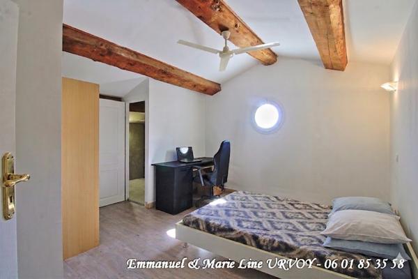 30300 BEAUCAIRE - Maison 174 m² - idéal familles nombreuses - piscine - jardin - dépendance 36 m²