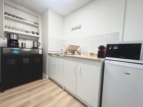ILE DE NANTES - Bureaux rénovés en bord de Loire - 111m2
