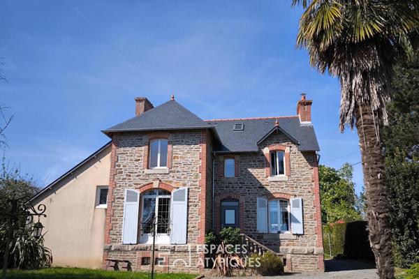 Belle maison d’époque et sa piscine à Quessoy