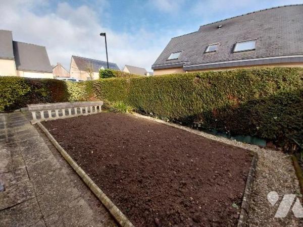 VITRE. Quartier Fleurais, charmante maison de type 5 de 105 m2 Hab. avec jardin de 278 m2 compo...