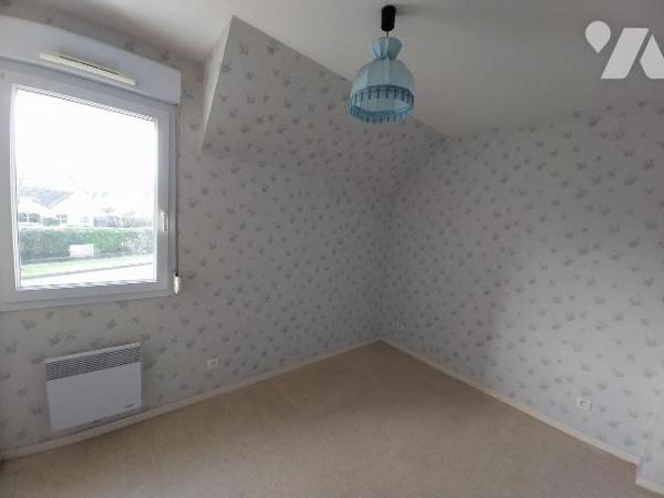 VITRE. Quartier La Fleurais, charmante maison de type 5 de 105 m2 Hab. avec jardin de 278 m2 co...