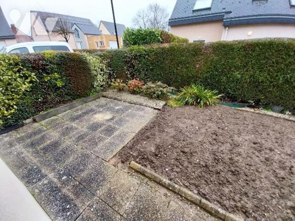 VITRE. Quartier La Fleurais, charmante maison de type 5 de 105 m2 Hab. avec jardin de 278 m2 co...