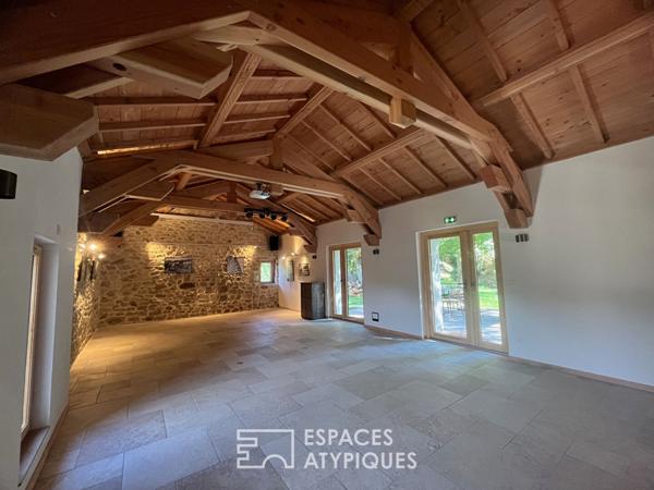 En Haute Ardèche, l’accueil serein, d’une propriété de caractère.