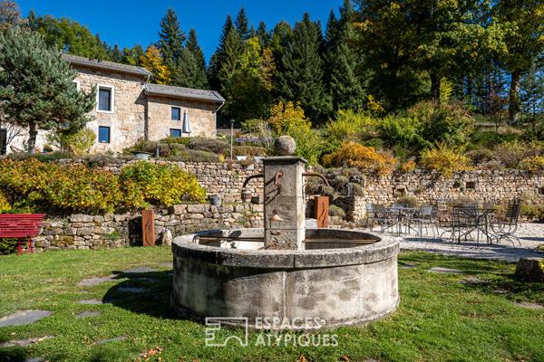 En Haute Ardèche, l’accueil serein, d’une propriété de caractère.