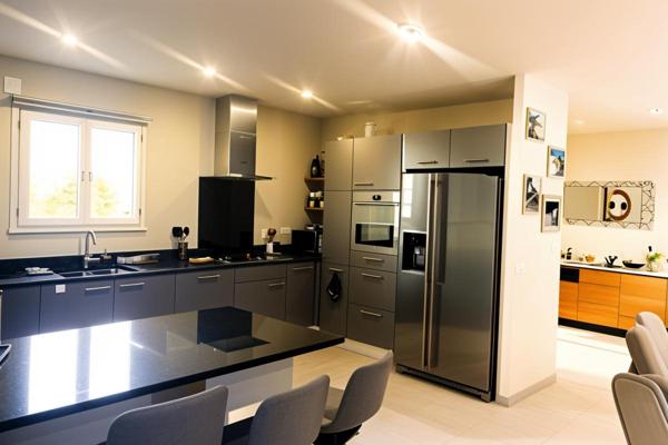 VILLA T4 + APPARTEMENT T3 sur un grand terrain - STE LUCIE DE PORTO-VECCHIO - CORSE DU SUD - FRANCE