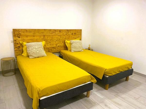 VILLA T4 + APPARTEMENT T3 sur un grand terrain - STE LUCIE DE PORTO-VECCHIO - CORSE DU SUD - FRANCE