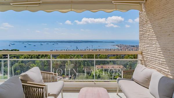 Cannes Roi Albert 1er magnifique appartement 85 m² vue mer et Iles de Lérins
