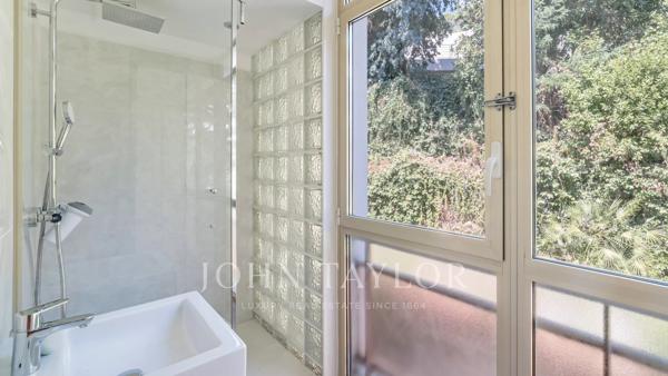 Cannes Roi Albert 1er magnifique appartement 85 m² vue mer et Iles de Lérins