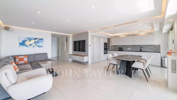 Cannes Roi Albert 1er magnifique appartement 85 m² vue mer et Iles de Lérins