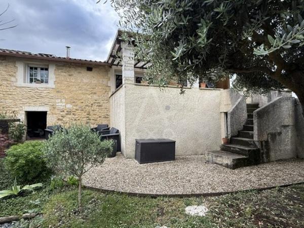 MAGNAC SUR TOUVRE - MAISON ATYPIQUE 6 PIECES AVEC PISCINE