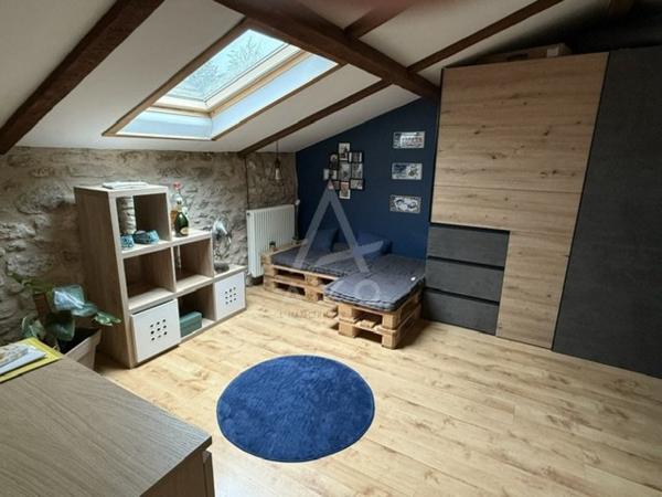 MAGNAC SUR TOUVRE - MAISON ATYPIQUE 6 PIECES AVEC PISCINE