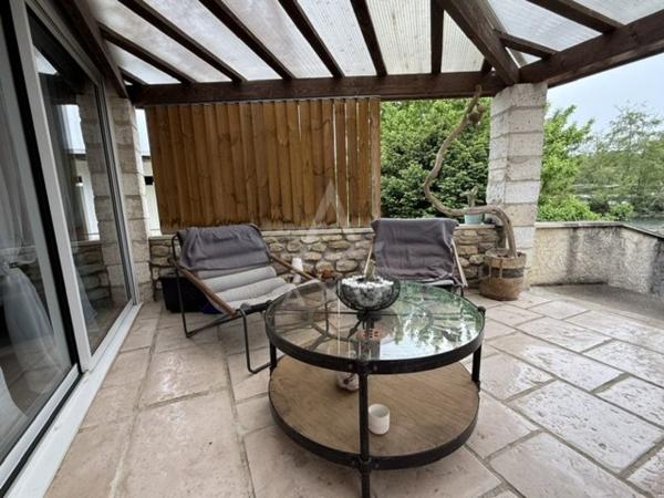 MAGNAC SUR TOUVRE - MAISON ATYPIQUE 6 PIECES AVEC PISCINE