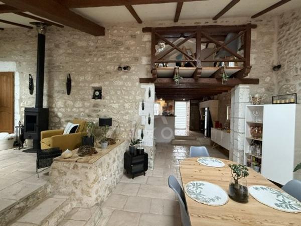 MAGNAC SUR TOUVRE - MAISON ATYPIQUE 6 PIECES AVEC PISCINE