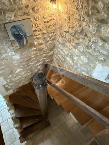MAGNAC SUR TOUVRE - MAISON ATYPIQUE 6 PIECES AVEC PISCINE