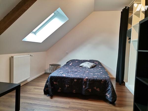 MONTFORT SUR MEU - Centre-ville, maison de 214 m² hab., 6 chambres et terrain de 680 m².