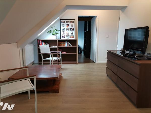 MONTFORT SUR MEU - Centre-ville, maison de 214 m² hab., 6 chambres et terrain de 680 m².