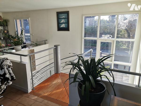 MONTFORT SUR MEU - Centre-ville, maison de 214 m² hab., 6 chambres et terrain de 680 m².