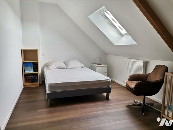 MONTFORT SUR MEU - Centre-ville, maison de 214 m² hab., 6 chambres et terrain de 680 m².