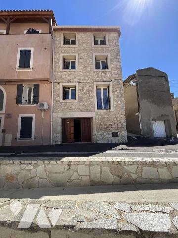 Maison de village rénovée avec garage et vue dégagée sur les Corbières
