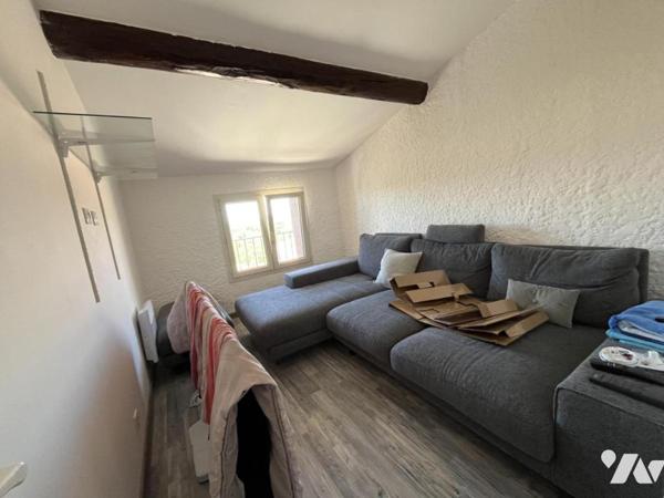 Maison de village rénovée avec garage et vue dégagée sur les Corbières