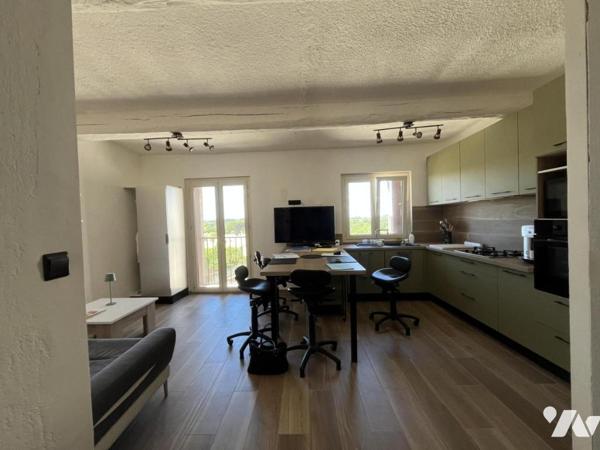 Maison de village rénovée avec garage et vue dégagée sur les Corbières