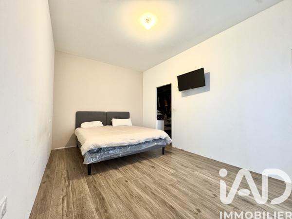 Maison à vendre 5 pièces 221 m² Nîmes