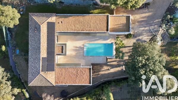 Maison à vendre 5 pièces 221 m² Nîmes