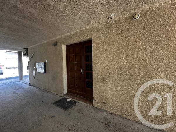 Immeuble à vendre  230 m 2   FROUZINS  - 31