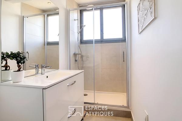 Appartement 2 pièces, esprit cocon en dernier étage à Cannes Banane