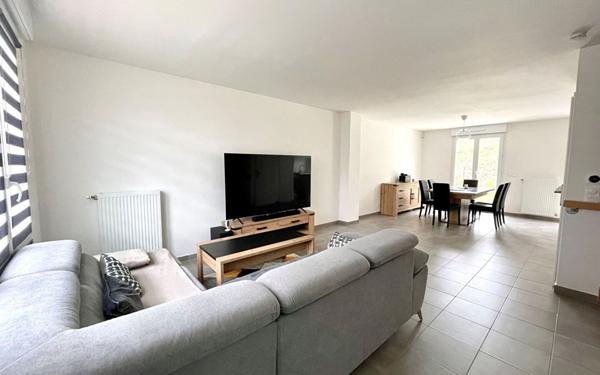 Maison à louer    5 pièces •  Épône