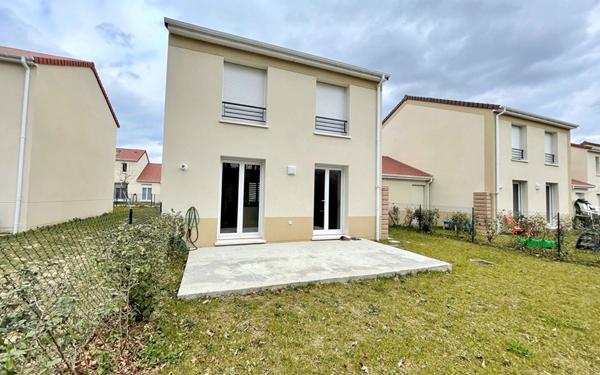 Maison à louer    5 pièces •  Épône