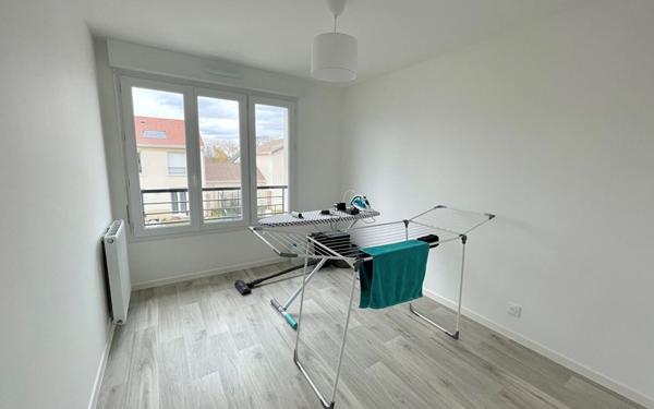 Maison à louer    5 pièces •  Épône