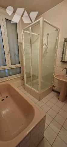 Maison mitoyenne à vendre à SOISSONS, proche centre-ville dans quartier résidentiel tranquille ...