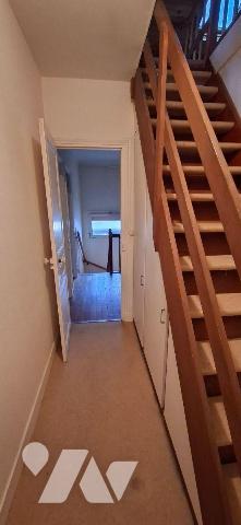 Maison mitoyenne à vendre à SOISSONS, proche centre-ville dans quartier résidentiel tranquille ...