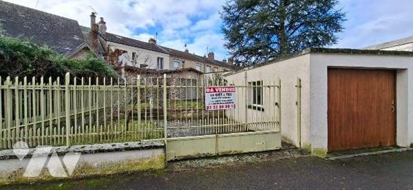 Maison mitoyenne à vendre à SOISSONS, proche centre-ville dans quartier résidentiel tranquille ...