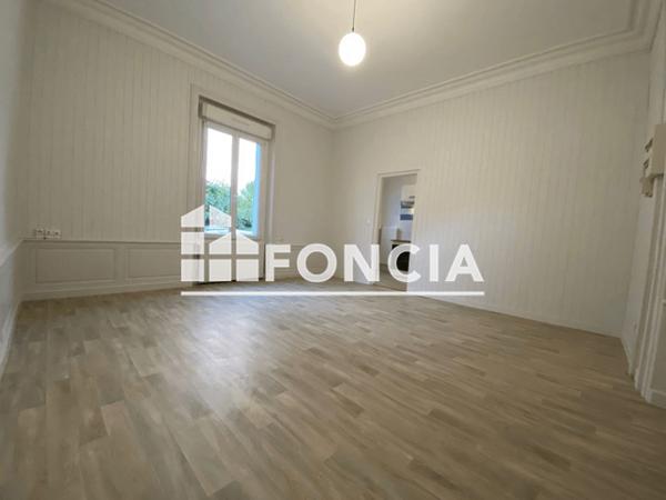 Location Studio 32.05 m² - 17 AVENUE DE PARIS Poitiers 86000