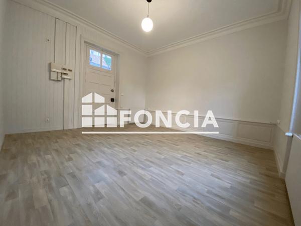 Location Studio 32.05 m² - 17 AVENUE DE PARIS Poitiers 86000