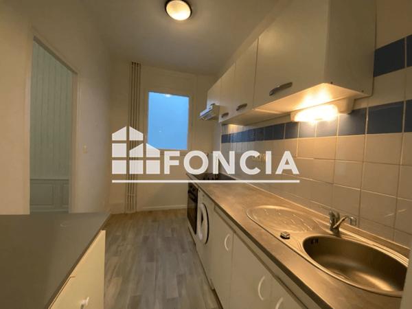 Location Studio 32.05 m² - 17 AVENUE DE PARIS Poitiers 86000