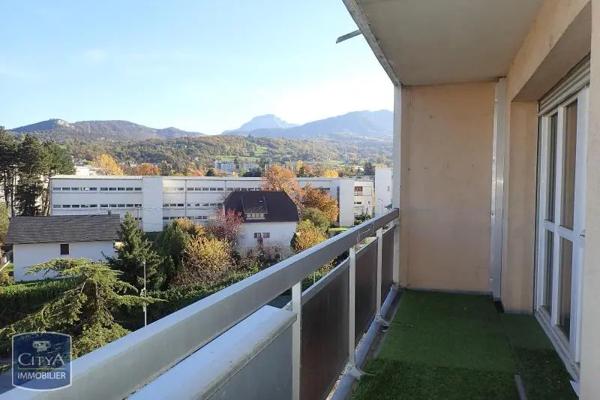 Appartement à louer 3 pièces 66m² Chambéry (73000)