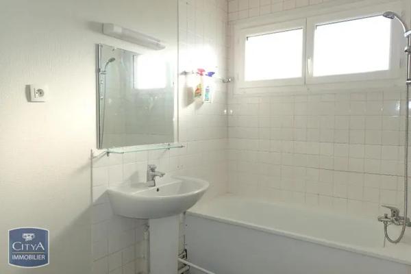 Appartement à louer 3 pièces 66m² Chambéry (73000)