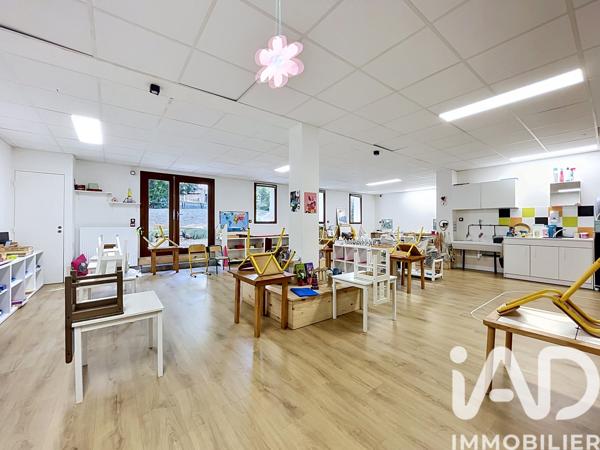 Murs commerciaux  à vendre 301 m² Saint-Genis-Laval