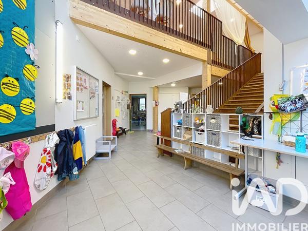 Murs commerciaux  à vendre 301 m² Saint-Genis-Laval