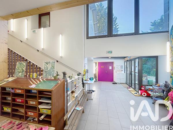 Murs commerciaux  à vendre 301 m² Saint-Genis-Laval