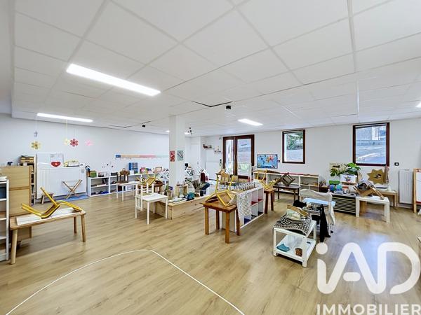 Murs commerciaux  à vendre 301 m² Saint-Genis-Laval
