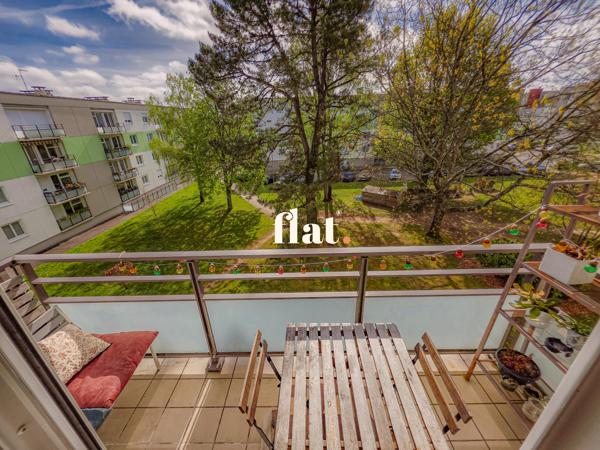Appartement
                                                                                                                                                                                                                                                                                                                        4 pièce(s)                                                                                                                                                                                                          3 chambre(s)                                                                                                                                                                                                          100  m²