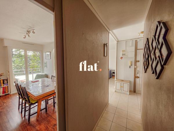 Appartement
                                                                                                                                                                                                                                                                                                                        4 pièce(s)                                                                                                                                                                                                          3 chambre(s)                                                                                                                                                                                                          100  m²