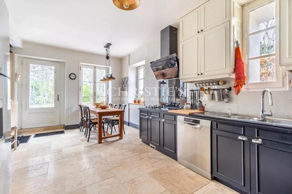 À 20 minutes de Bordeaux – Élégante propriété de charme sur 3,6 hectares – Maison de maître, maison d’amis et dépendances