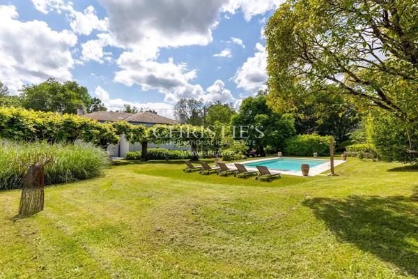 À 20 minutes de Bordeaux – Élégante propriété de charme sur 3,6 hectares – Maison de maître, maison d’amis et dépendances