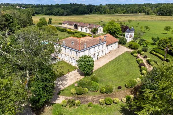 À 20 minutes de Bordeaux – Élégante propriété de charme sur 3,6 hectares – Maison de maître, maison d’amis et dépendances